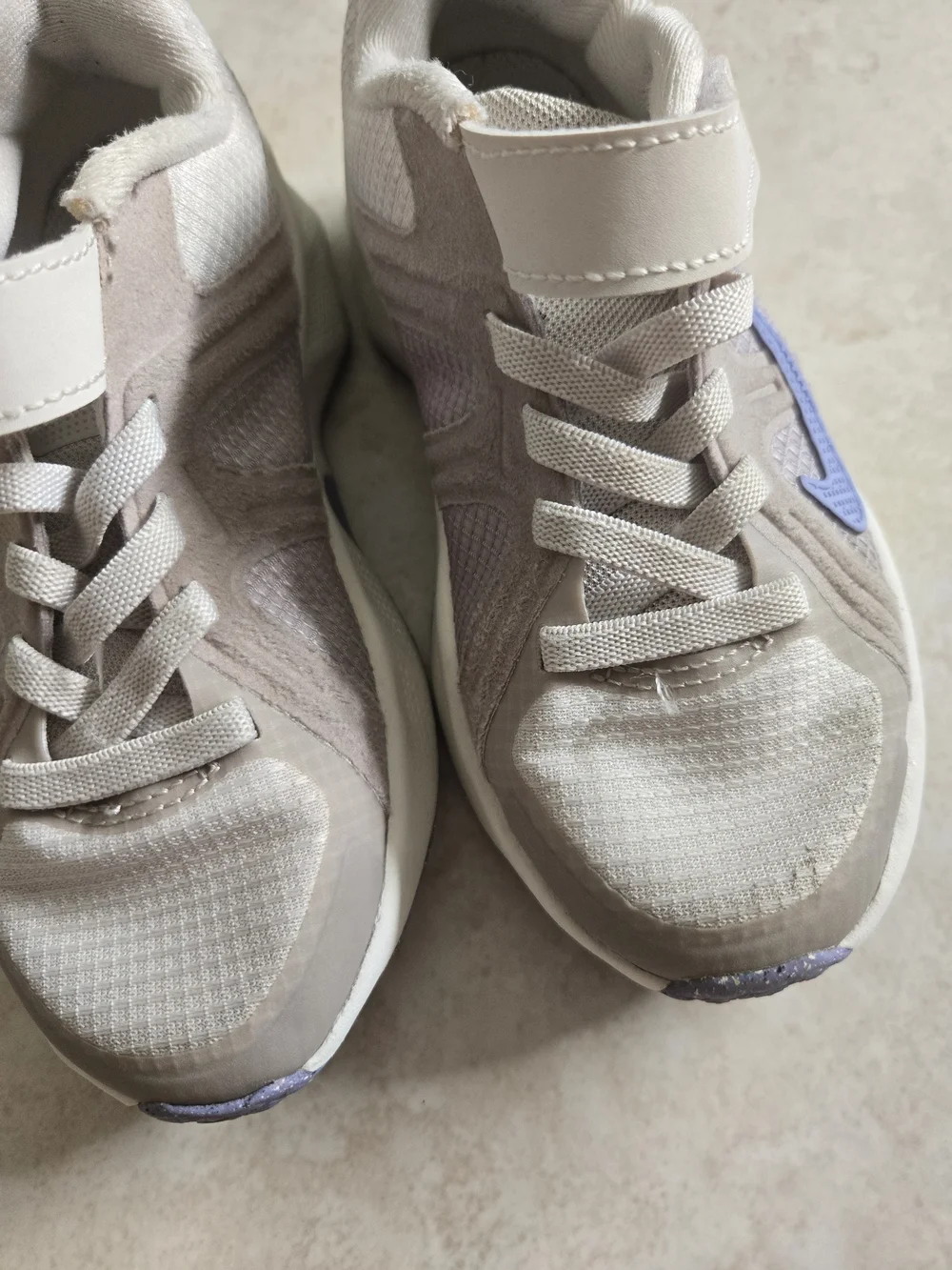 Nike metro tek Kids off white Sneakers with Lavender Swoosh Size 11c Toddler